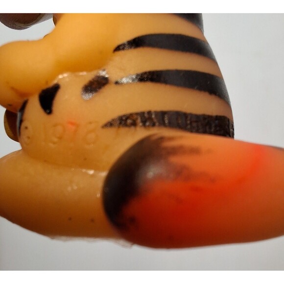 Vintage Garfield Holding Teddy Bear Pooky Rubber Pencil Topper Mini Figure - Picture 9 of 12